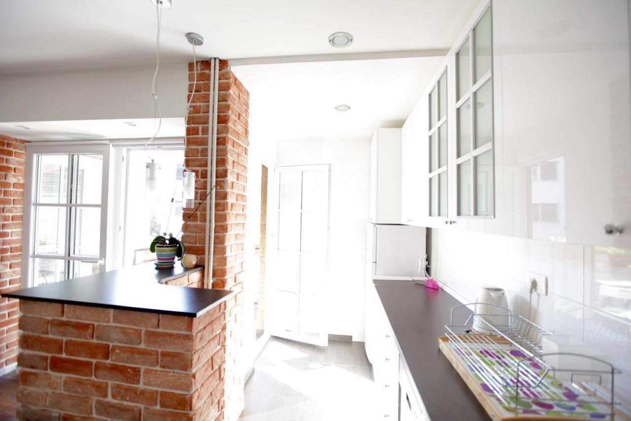 Brick Apartment On Macedonia Pedestrian Street Skopje Extérieur photo