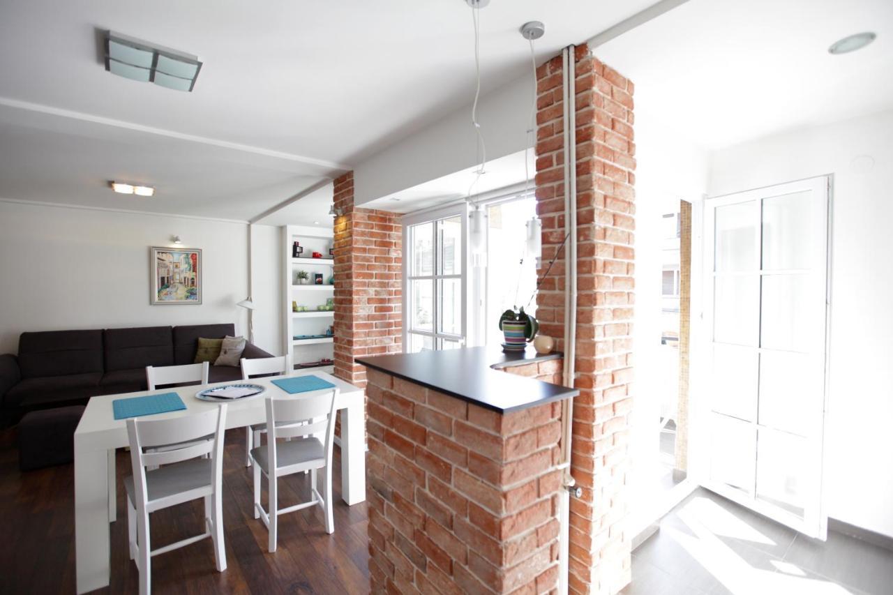 Brick Apartment On Macedonia Pedestrian Street Skopje Extérieur photo