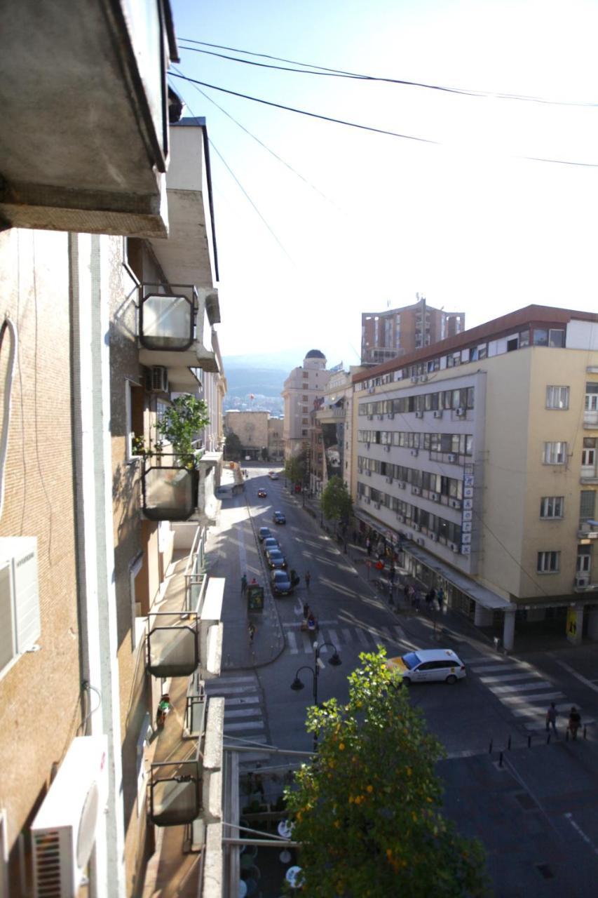Brick Apartment On Macedonia Pedestrian Street Skopje Extérieur photo