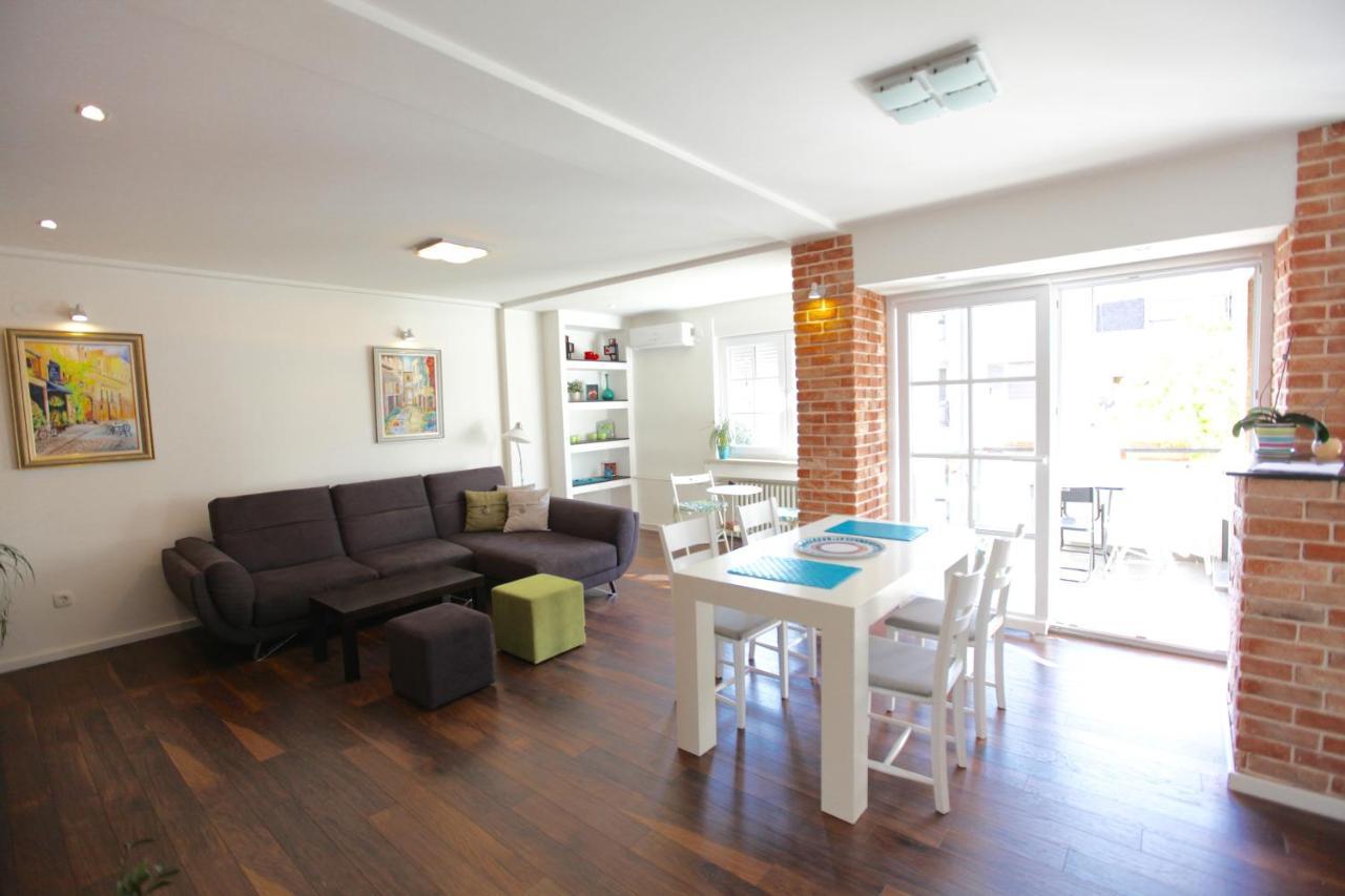 Brick Apartment On Macedonia Pedestrian Street Skopje Extérieur photo