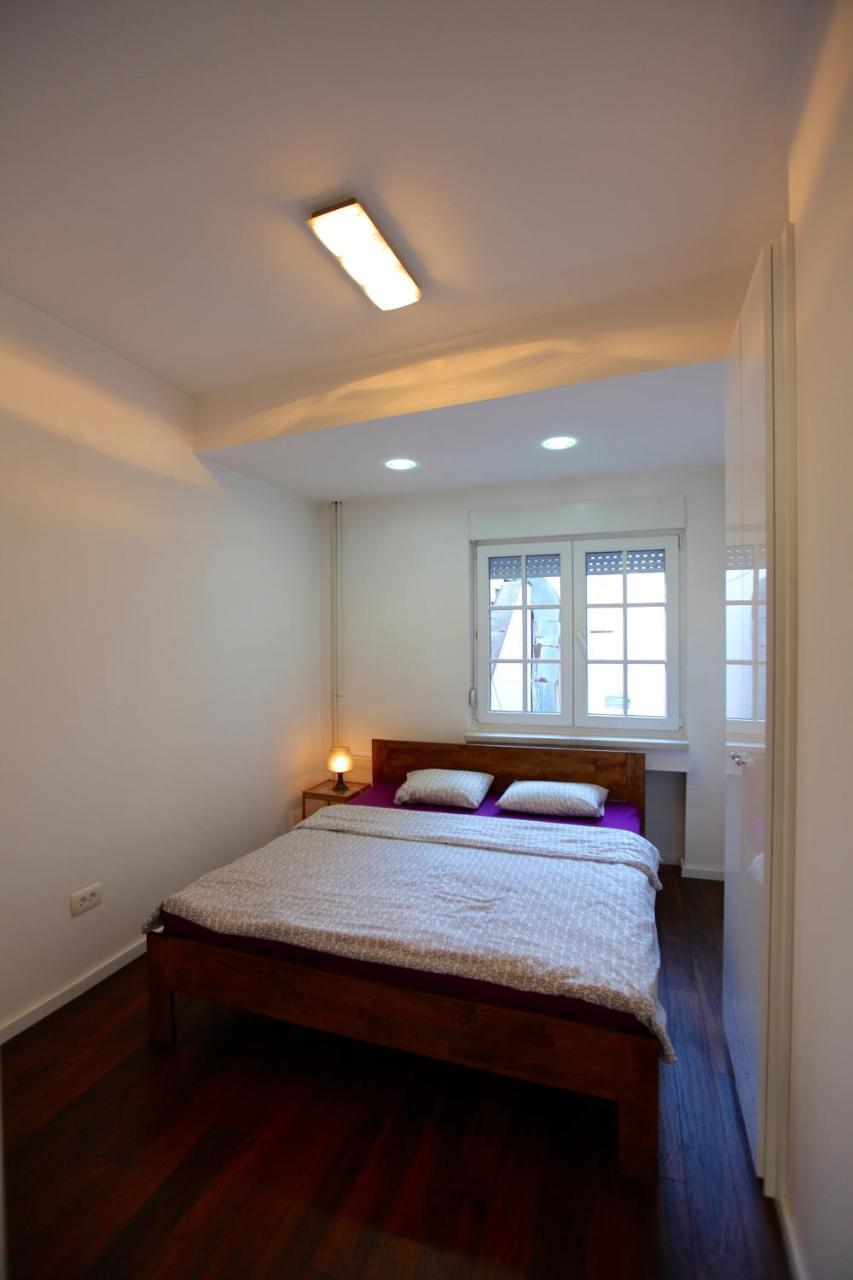 Brick Apartment On Macedonia Pedestrian Street Skopje Extérieur photo