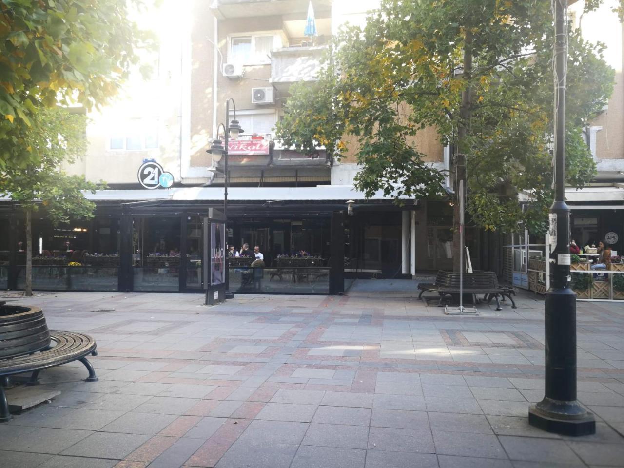 Brick Apartment On Macedonia Pedestrian Street Skopje Extérieur photo